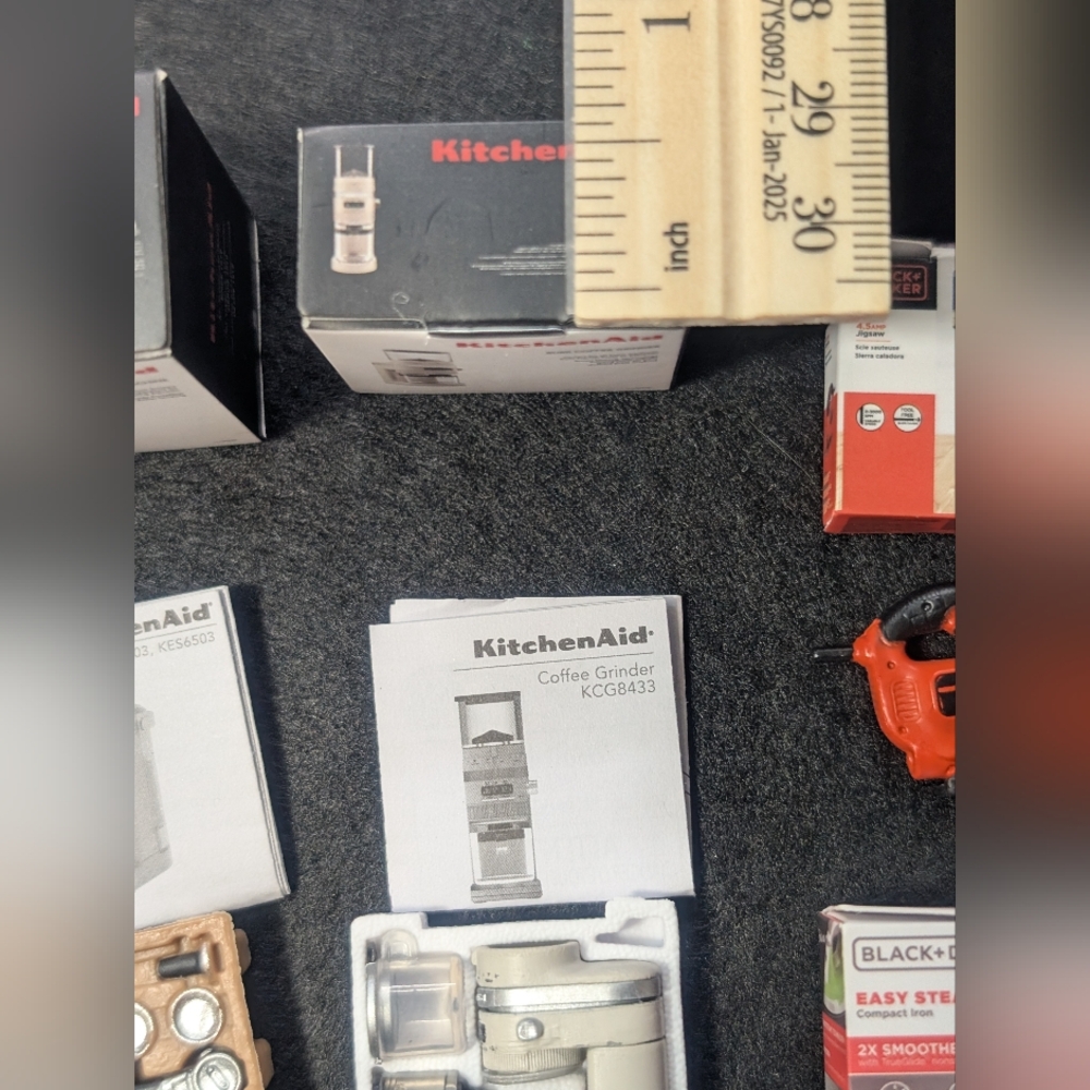 Lot of 4 KitchenAid | Black & Decker Miniatures | Zuru Mini Brands Home Edition - Picture 7 of 10
